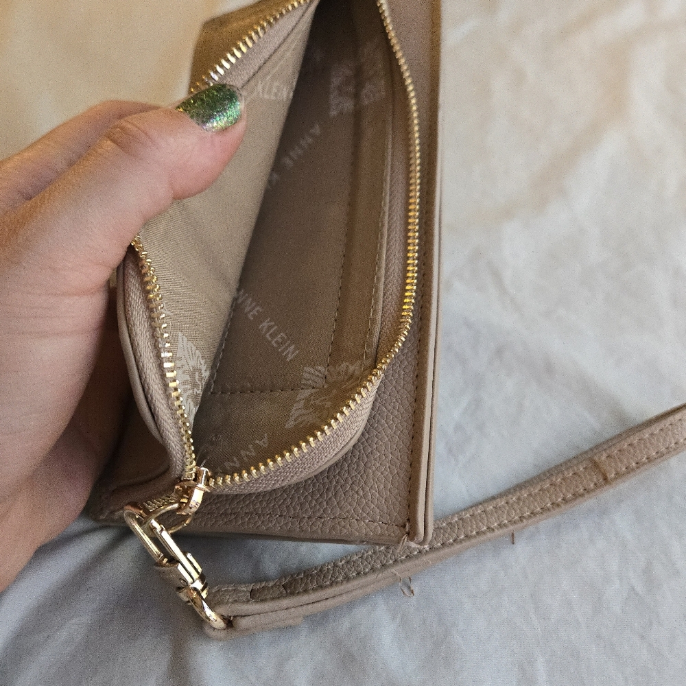 Anne Klein Beige Bifold Wallet Wristlet Vegan Leather NWOT - Picture 8 of 11